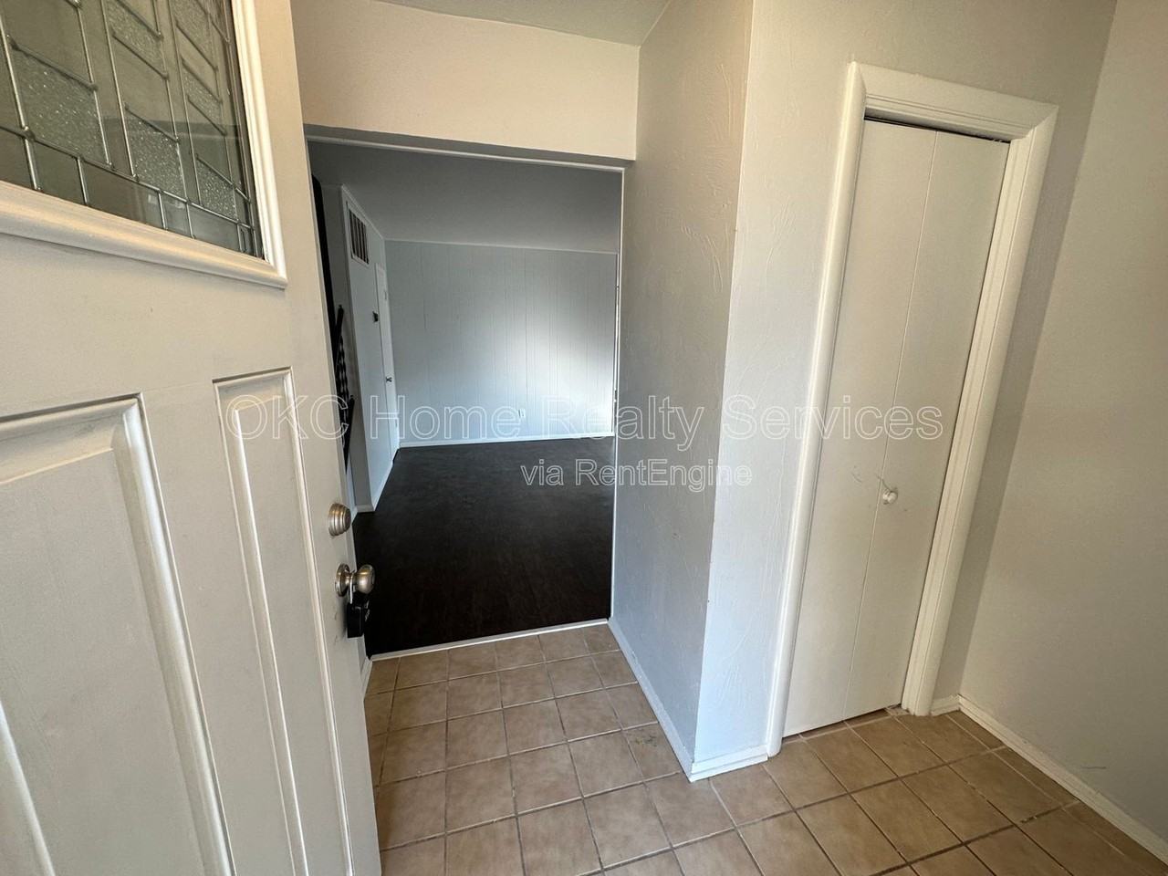 39 1/2 Ne 63rd St - Photo 4 of 21