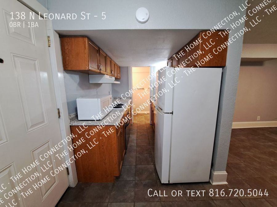 138 N Leonard St #5 - Photo 3 of 12