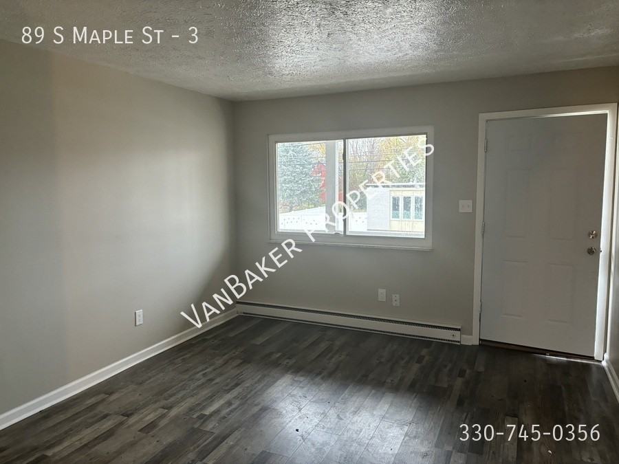 89 S Maple St #3 - Photo 4 of 7
