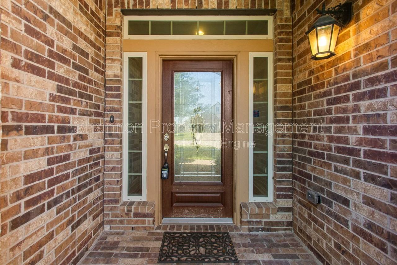 9430 Harmony Lake Ln - Photo 3 of 28