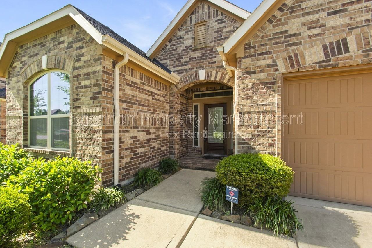 9430 Harmony Lake Ln - Photo 4 of 28