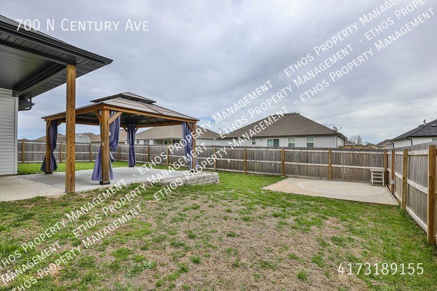 700 N Century Ave - Photo 2 of 19