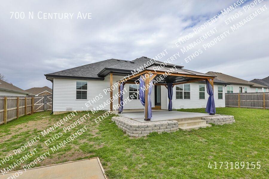 700 N Century Ave - Photo 3 of 19