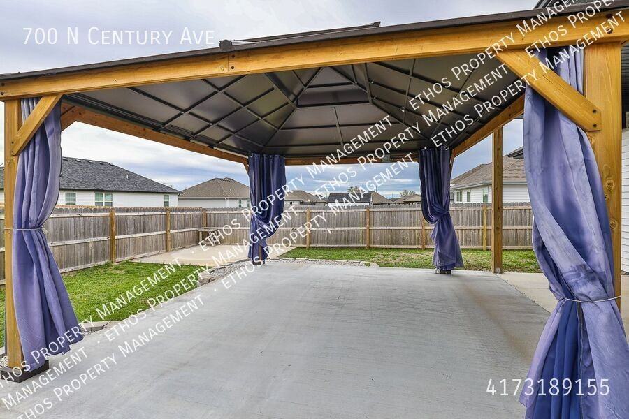 700 N Century Ave - Photo 4 of 19