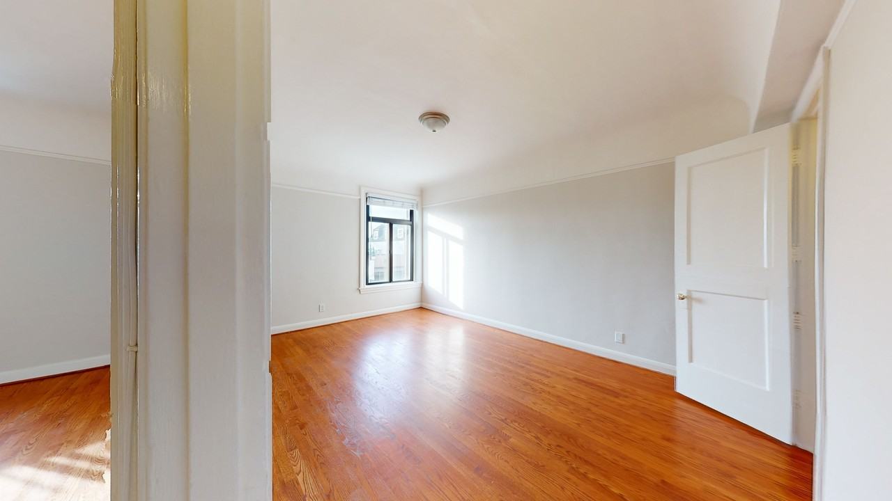 2242 Polk St #311 - Photo 4 of 11