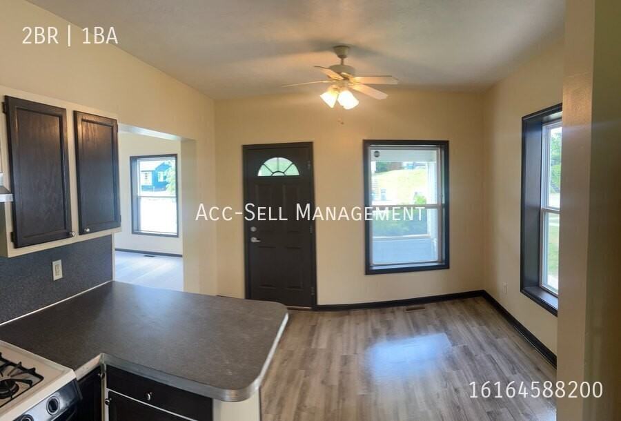 427 Leonard St Ne - Photo 2 of 8