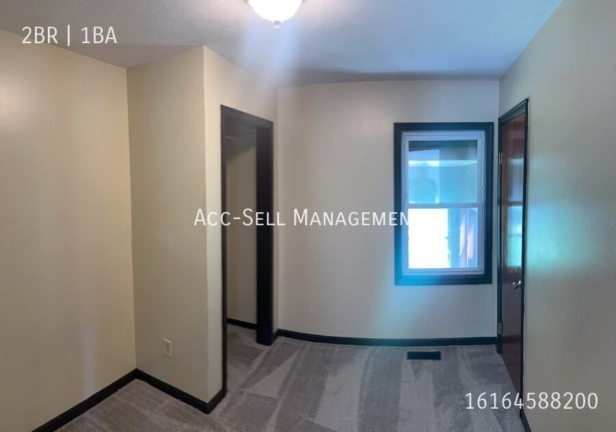 427 Leonard St Ne - Photo 4 of 8
