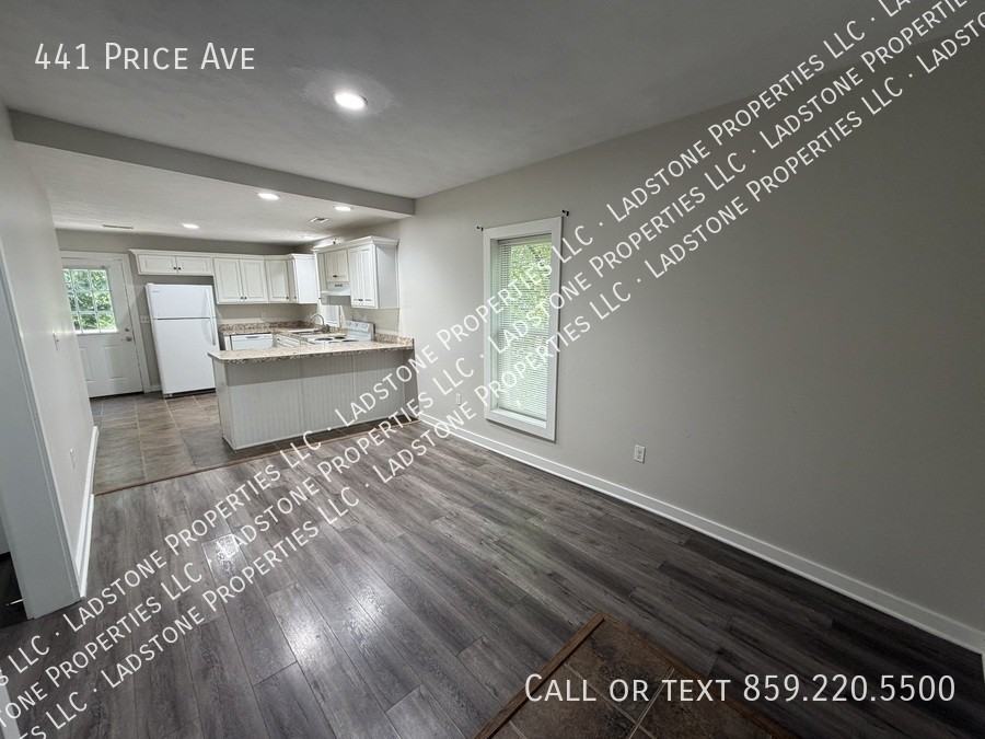 441 Price Ave - Photo 3 of 25