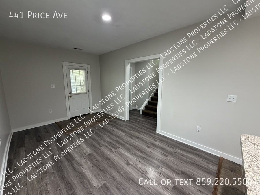 441 Price Ave - Photo 4 of 25