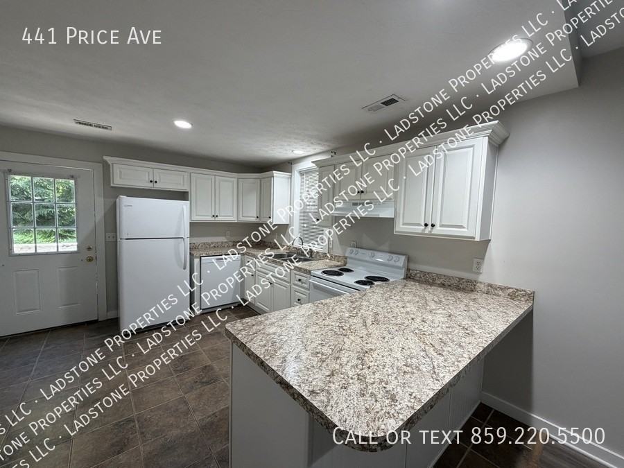 441 Price Ave - Photo 5 of 25