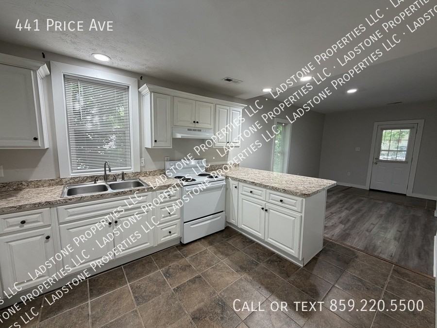 441 Price Ave - Photo 6 of 25