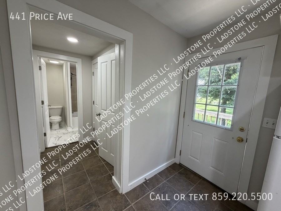 441 Price Ave - Photo 7 of 25