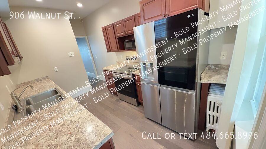 906 Walnut St - Photo 3 of 14