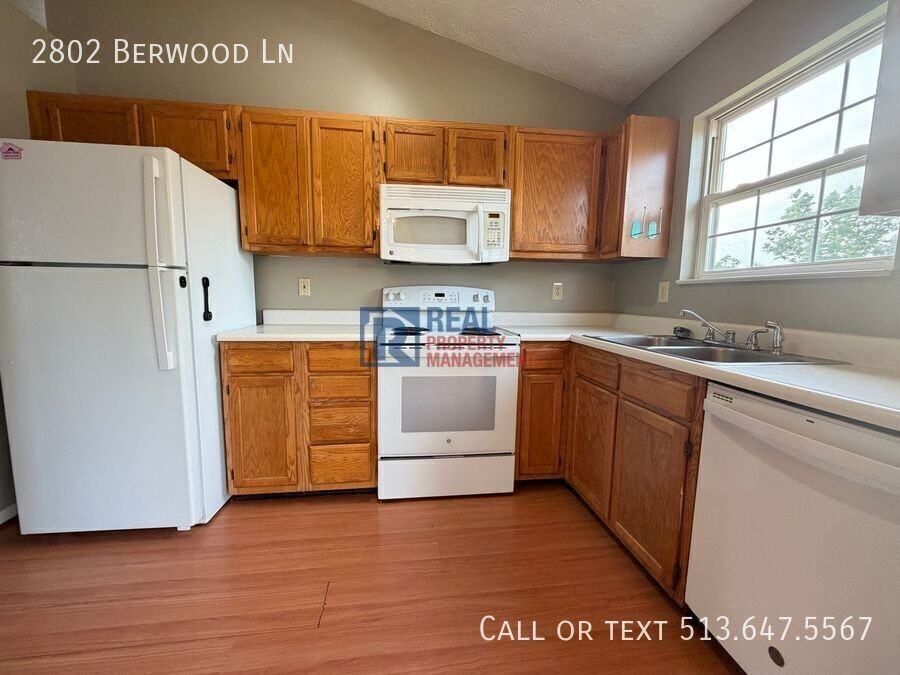 2802 Berwood Ln - Photo 2 of 23