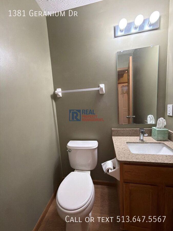 1381 Geranium Dr - Photo 6 of 34