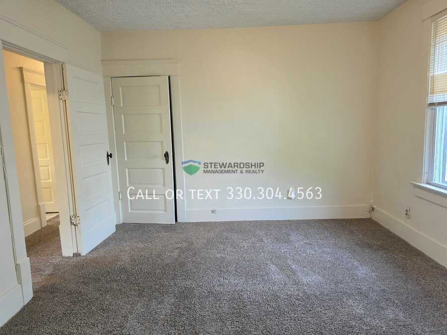 86 Hurlburt Ave - Photo 3 of 19