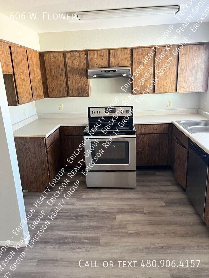 606 W Flower Ave - Photo 5 of 13