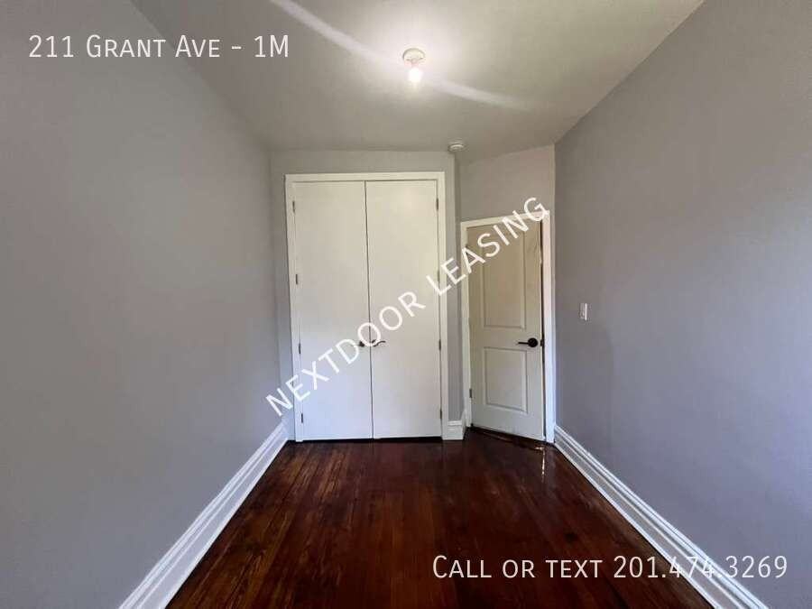 211 Grant Ave #1M - Photo 5 of 9