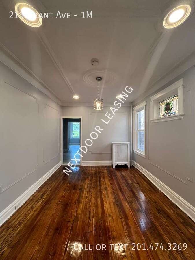 211 Grant Ave #1M - Photo 7 of 9