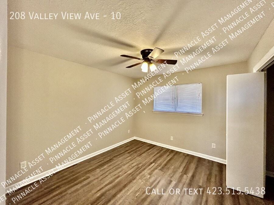 208 Valley View Ave #10 - Photo 4 of 46