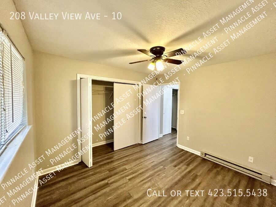 208 Valley View Ave #10 - Photo 5 of 46