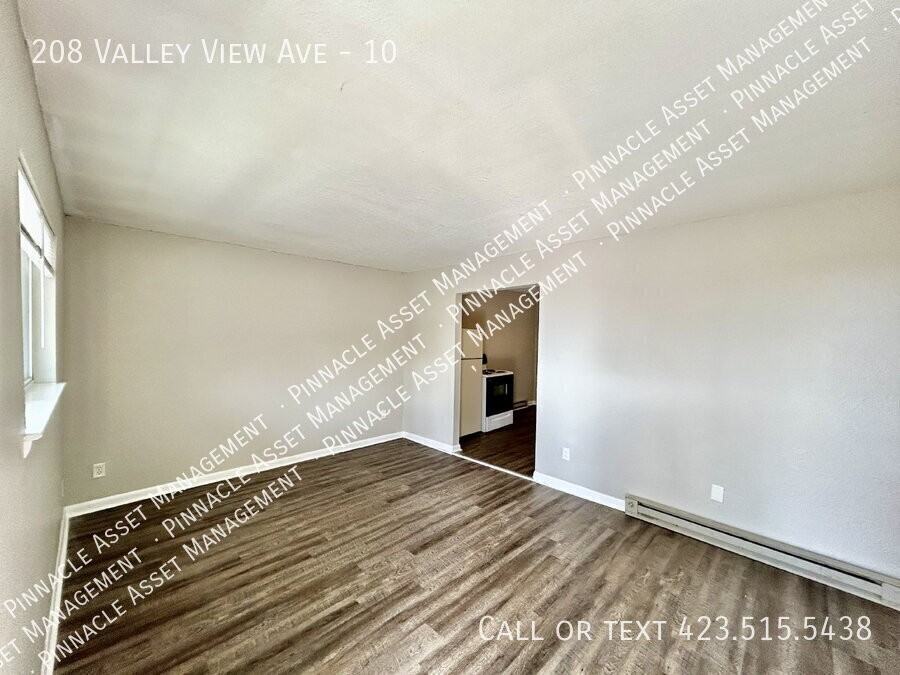 208 Valley View Ave #10 - Photo 6 of 46