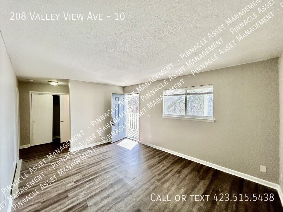 208 Valley View Ave #10 - Photo 7 of 46
