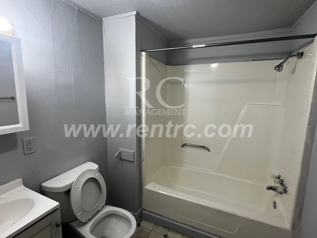 1420 Cleveland Ave Apt D - Photo 4 of 10