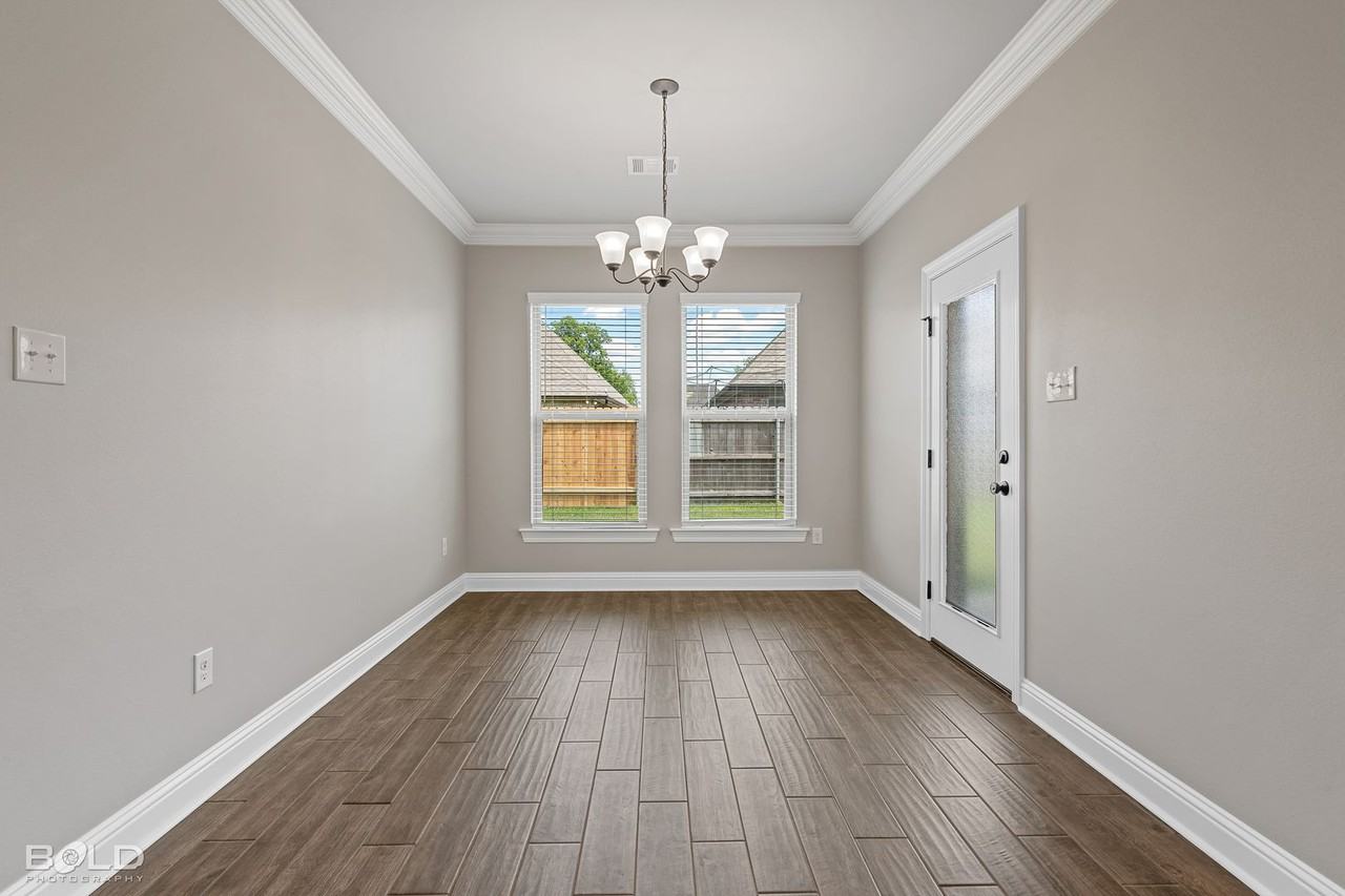 211 Hyperion St - Photo 5 of 29