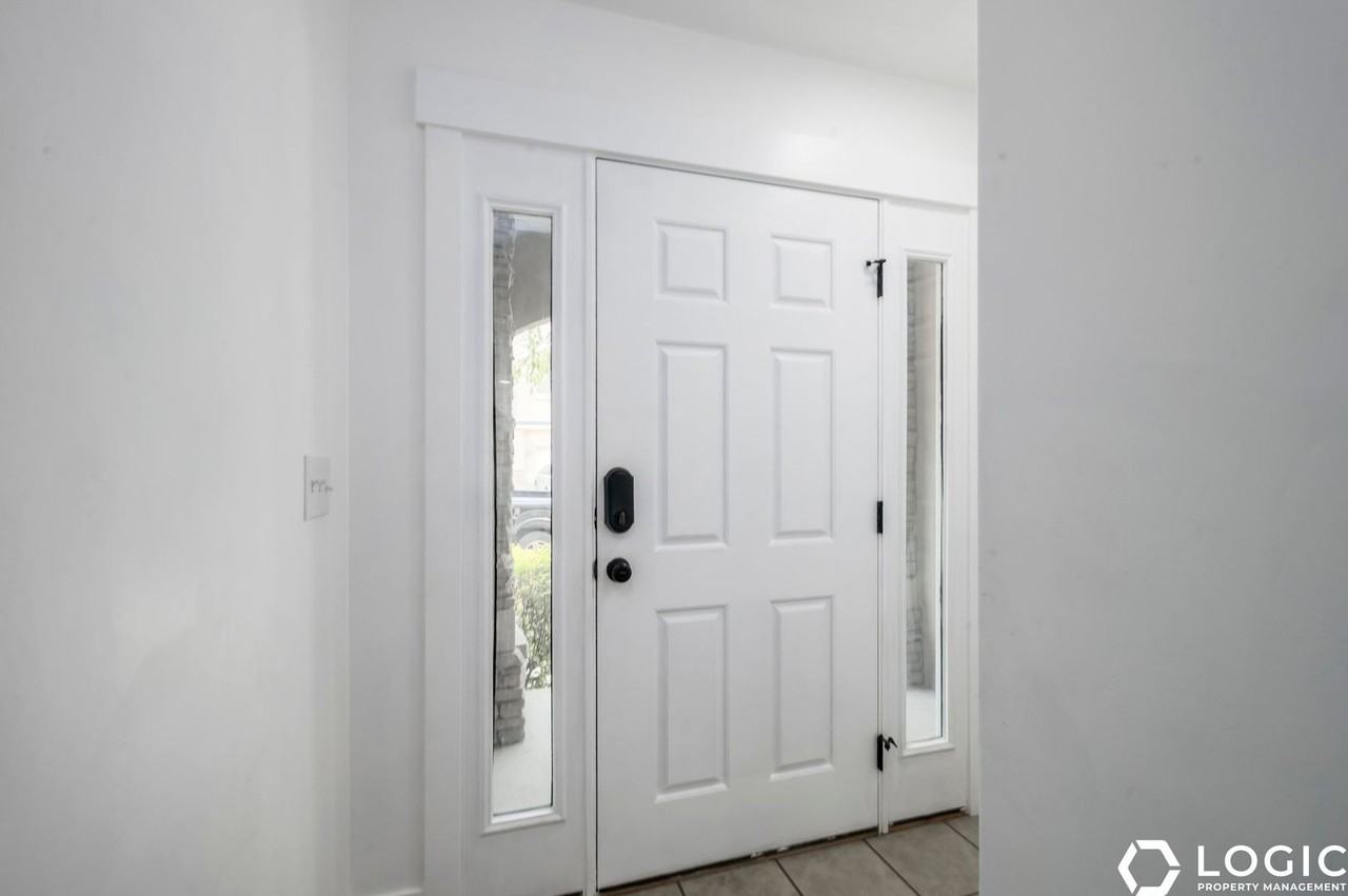 1212 S 1410 E - Photo 2 of 19