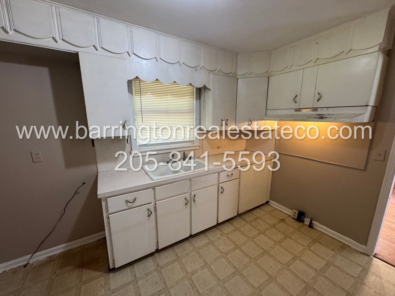 140 Carol Dr - Photo 4 of 5