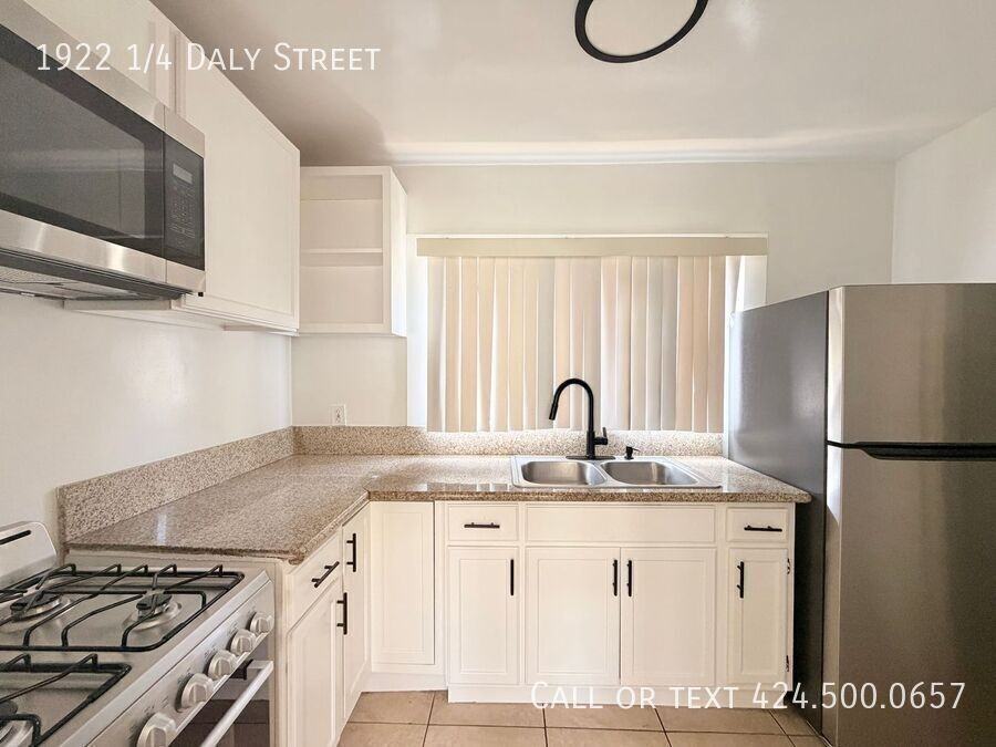 1922 1/4 Daly St - Photo 5 of 15