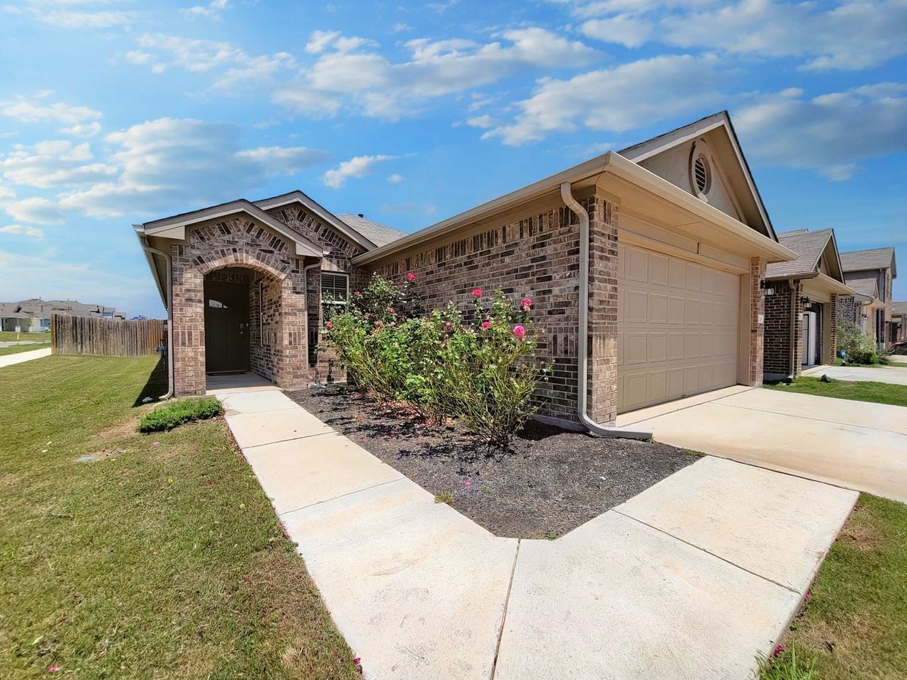 1308 Fairhaven Gtwy - Photo 2 of 35