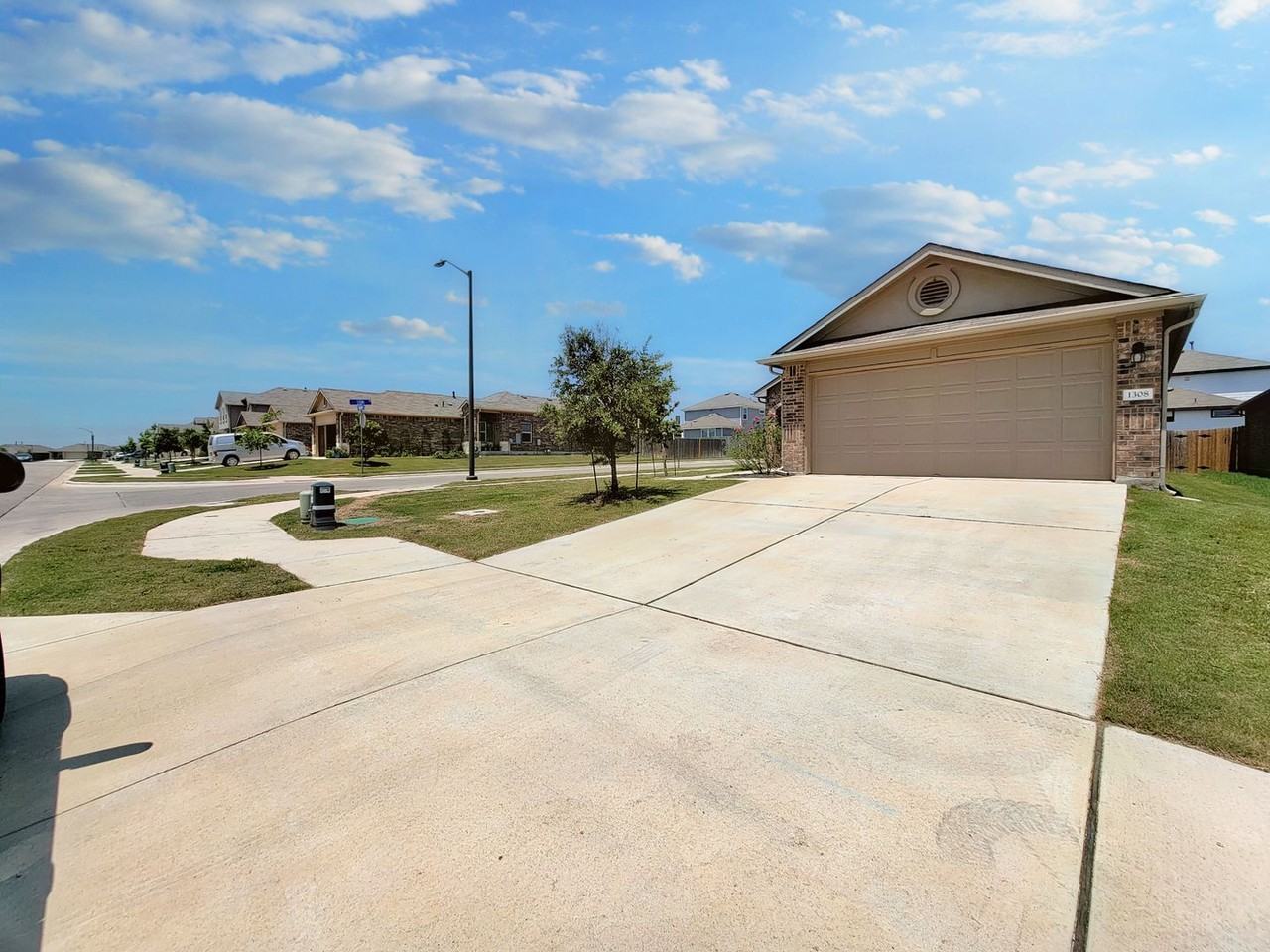 1308 Fairhaven Gtwy - Photo 4 of 35
