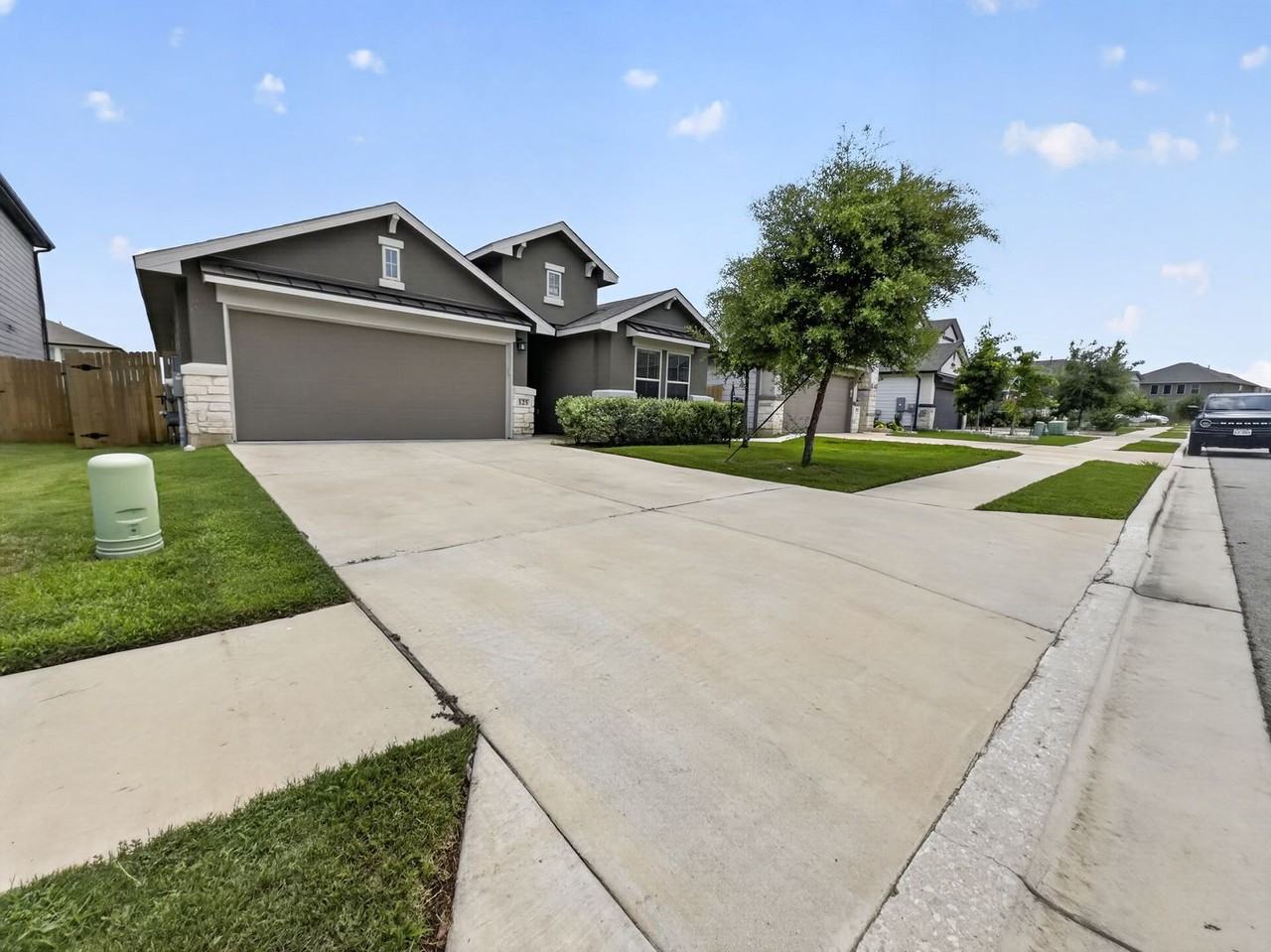 125 Caterpillar Ln - Photo 2 of 48