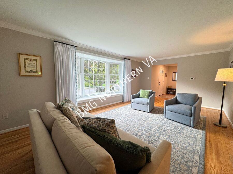 404 Onondio Cir Se - Photo 4 of 44
