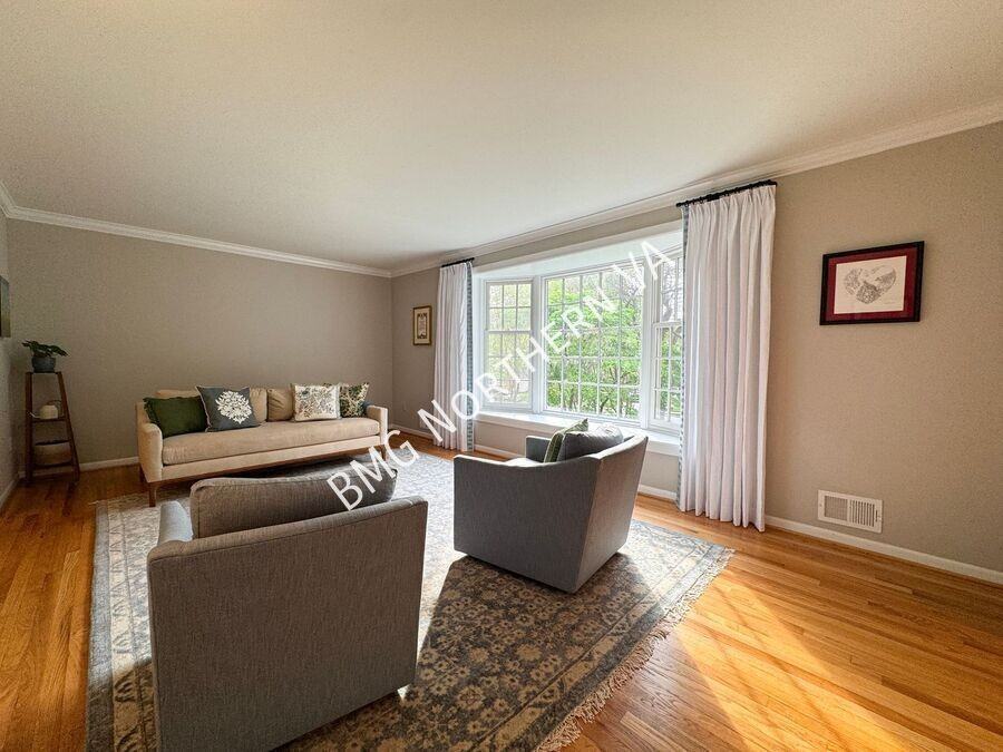 404 Onondio Cir Se - Photo 5 of 44