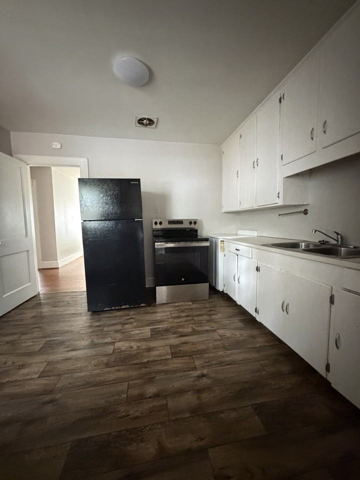 164B Nelson St - Photo 3 of 7