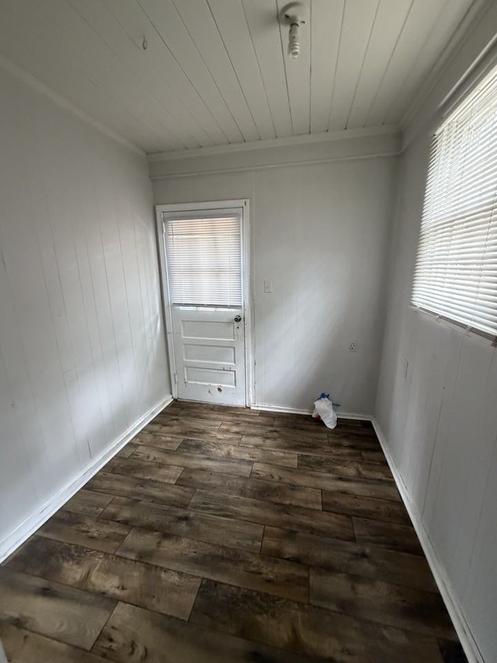 164B Nelson St - Photo 4 of 7