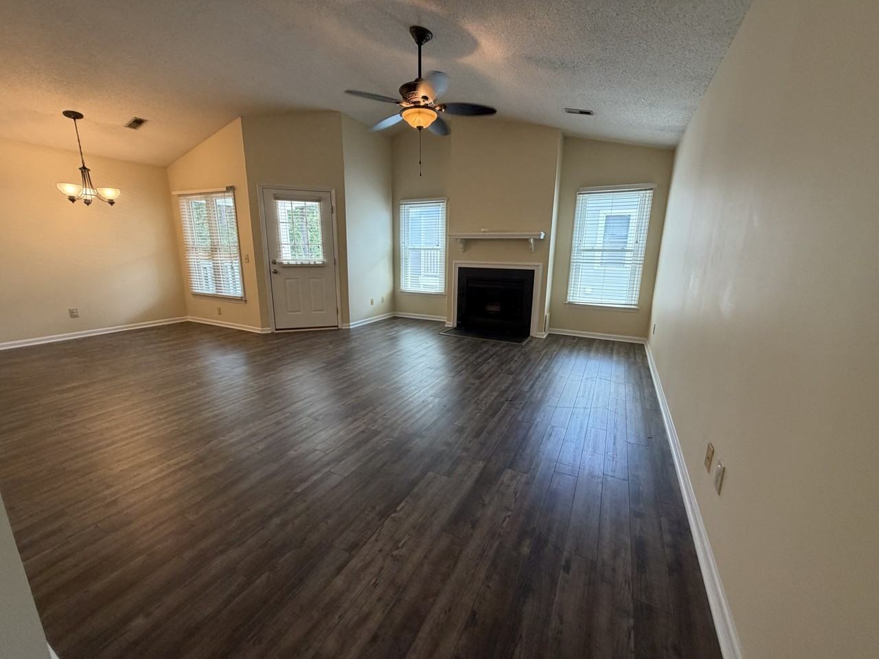 103 W Victoria Ct #F - Photo 5 of 12