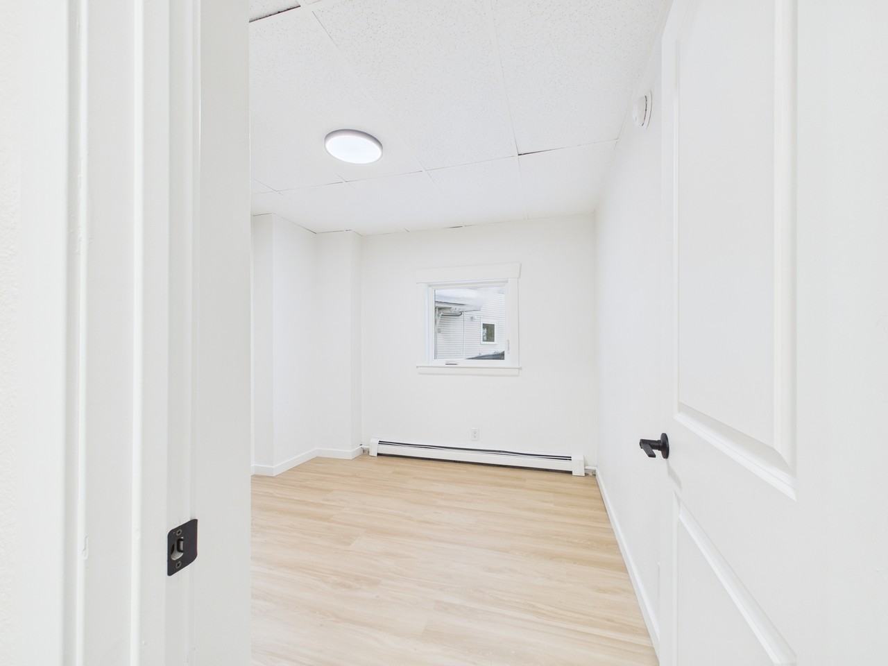 913 Gilmore St #I - Photo 6 of 8