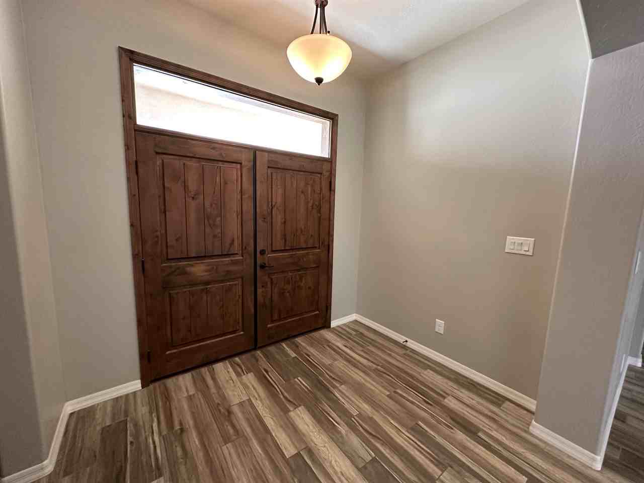 5688 E 39th Pl - Photo 6 of 24