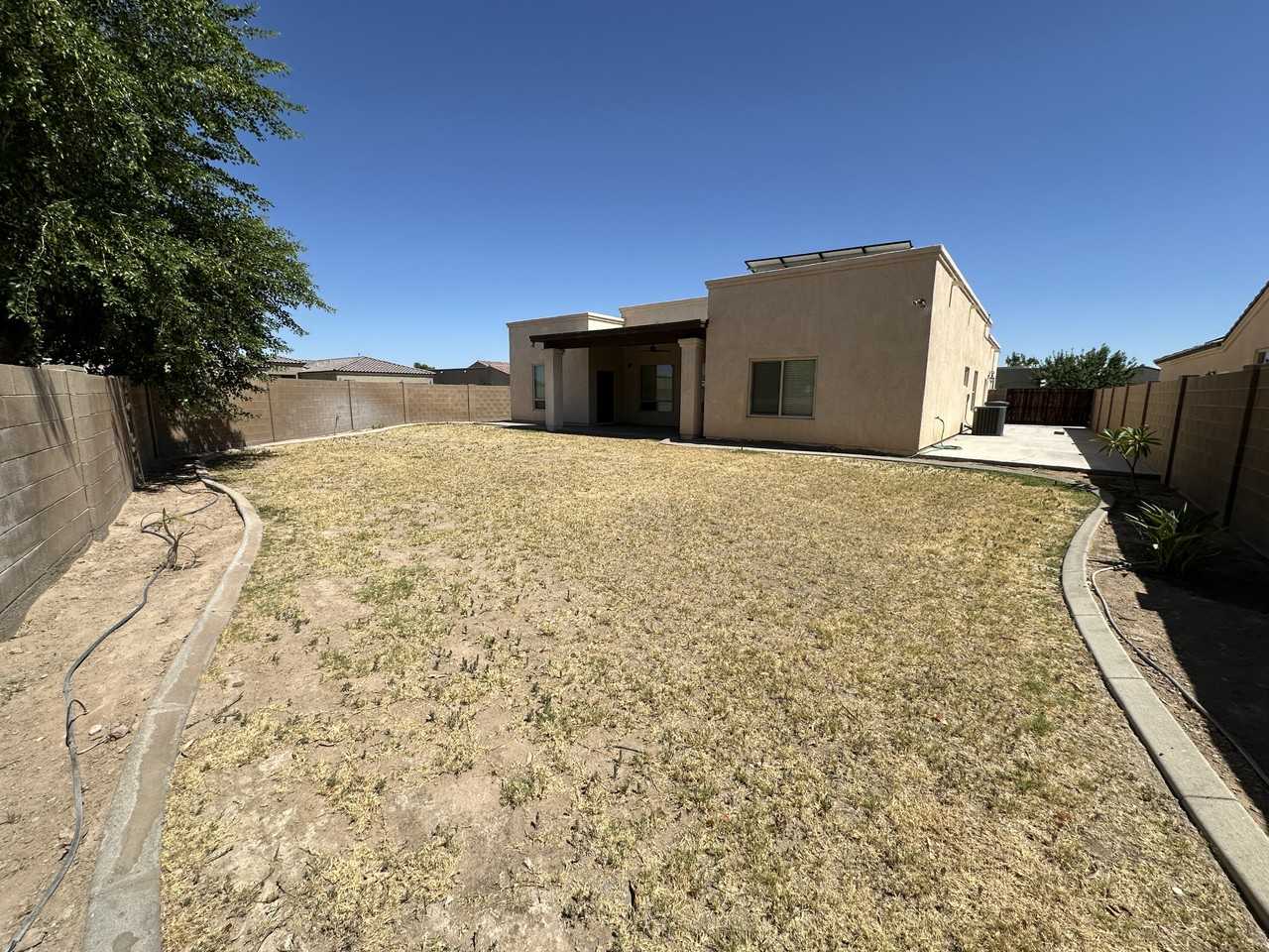 5688 E 39th Pl - Photo 6 of 19