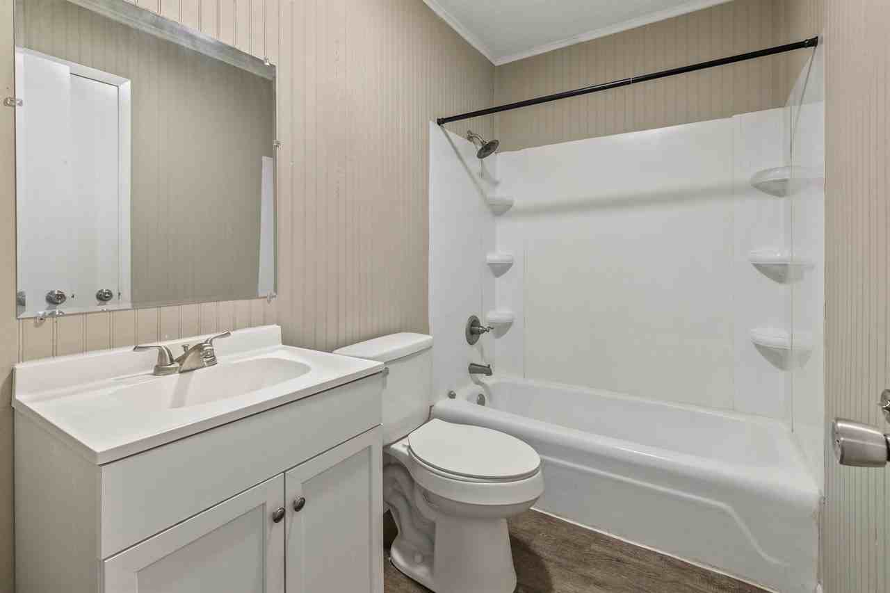 2033 3rd St #2 - Photo 3 of 9