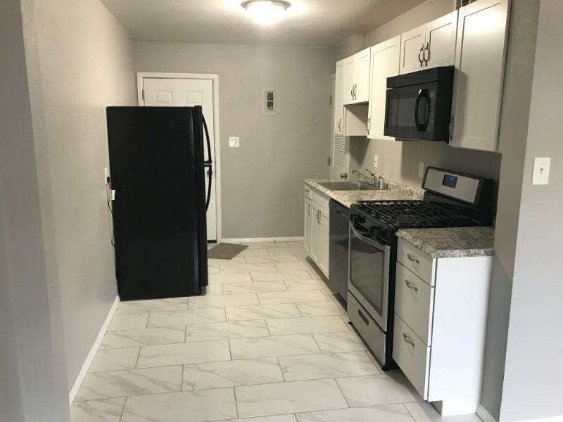 824 Santa Fe St #2 - Photo 3 of 10