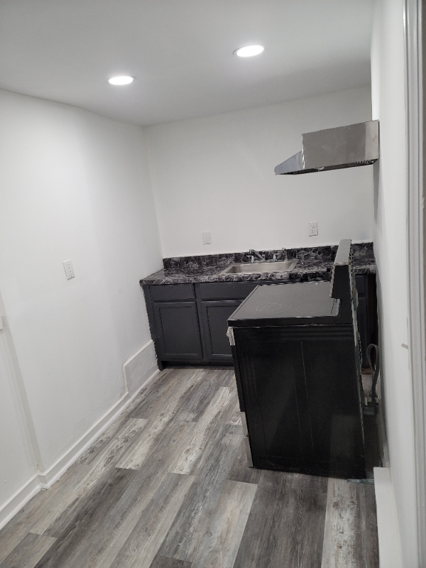 135 Willow St #B - Photo 2 of 32