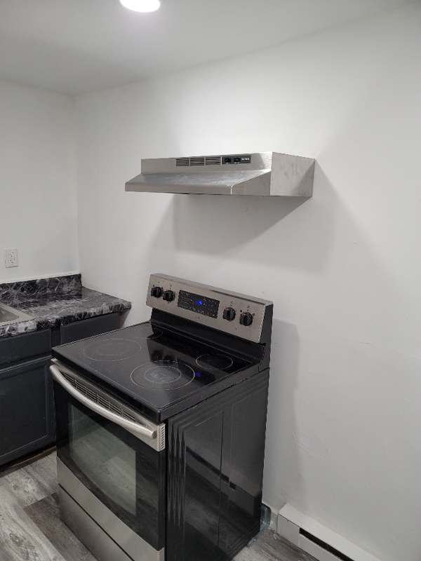 135 Willow St #B - Photo 3 of 32