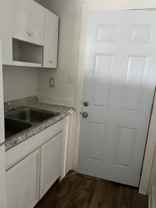713 W Adams St - Photo 1 of 1