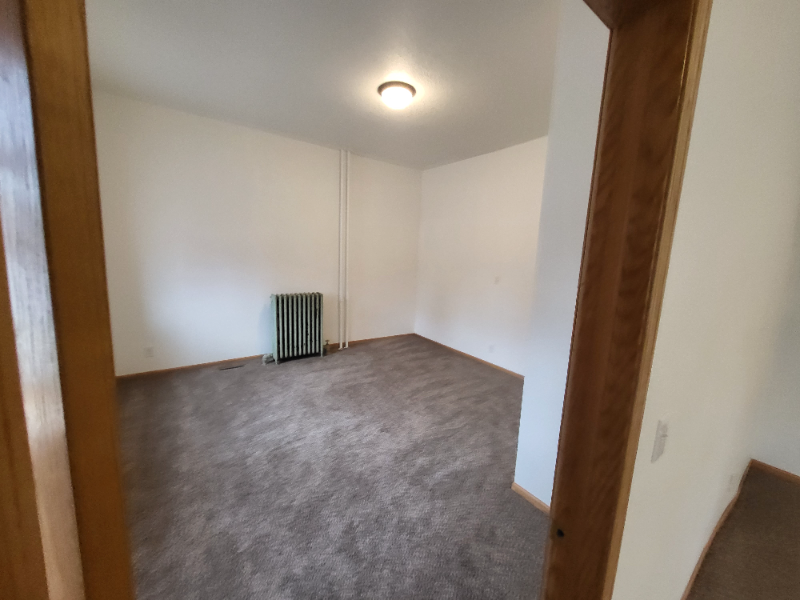 403 1st Ave Ne #1 - Photo 4 of 8