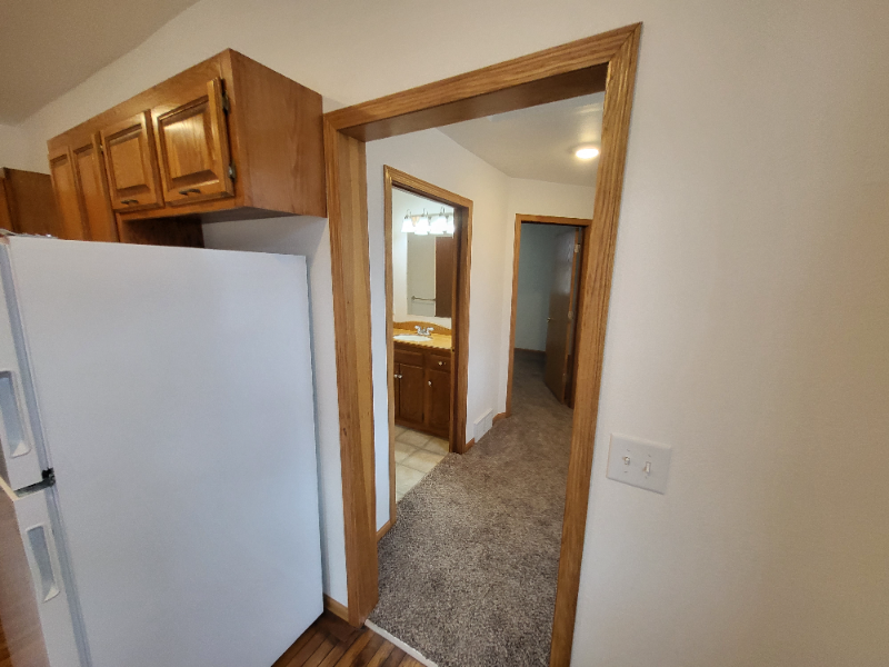 403 1st Ave Ne #1 - Photo 7 of 8